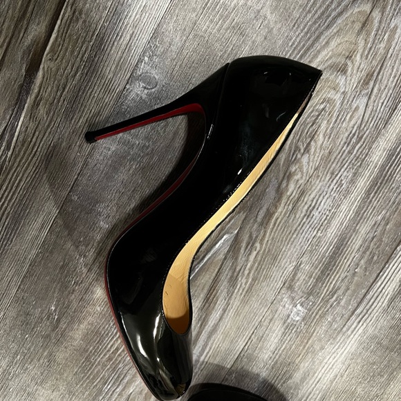 Christian Louboutin Black Fifille Patent Round Toe Classic Stiletto Pumps - Picture 7 of 11